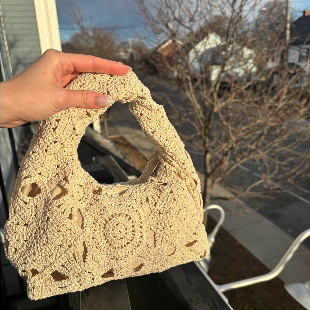 Elegant Cream Crochet Women Bag - Picture 5 of 7